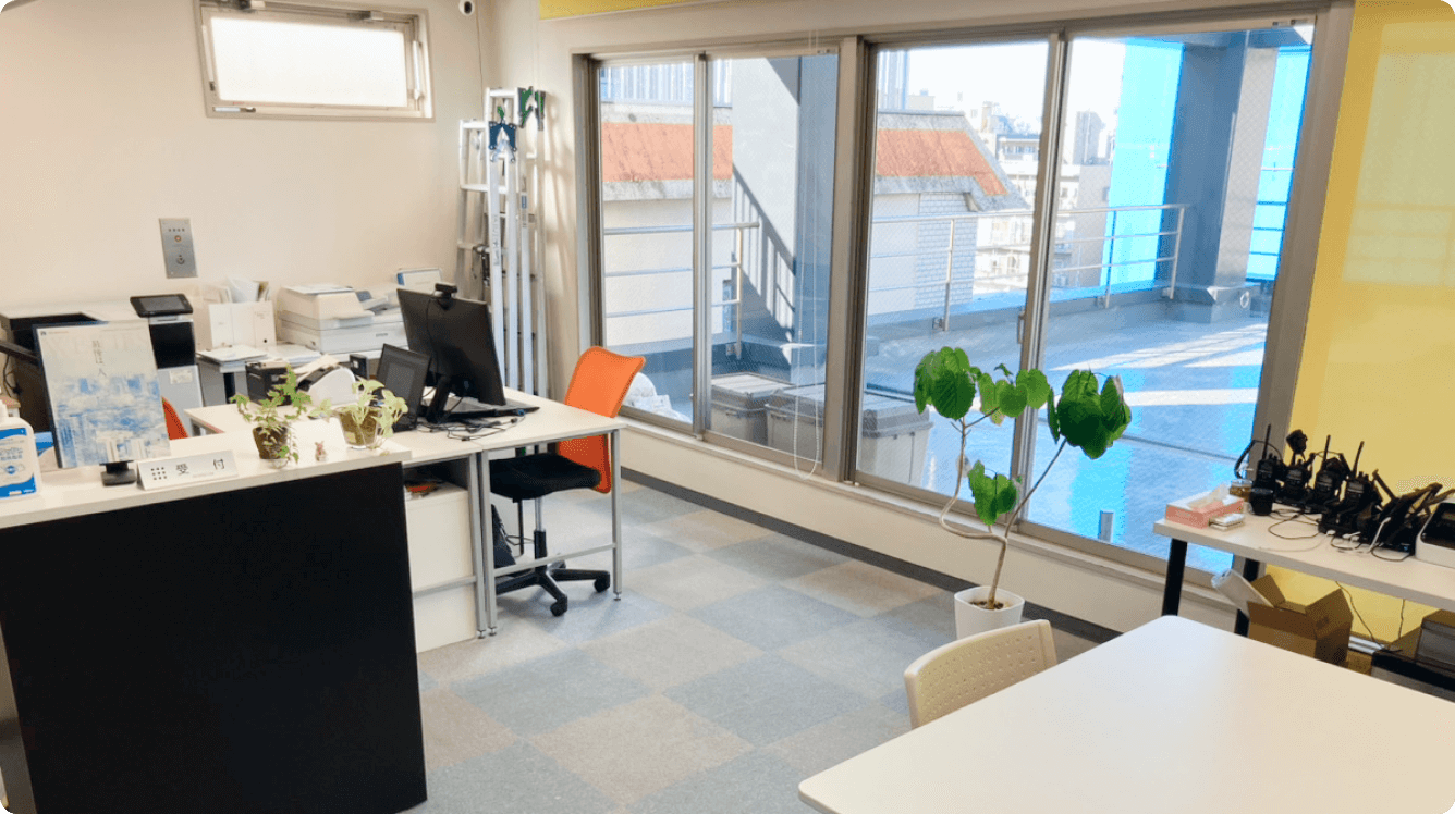 東京支社のオフィスの写真